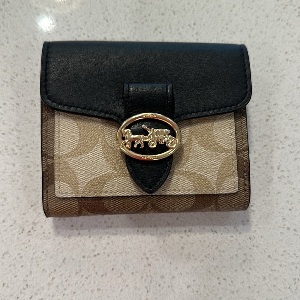 Coach Georgie Handbag and matching wallet!! - Picture 11 of 15
